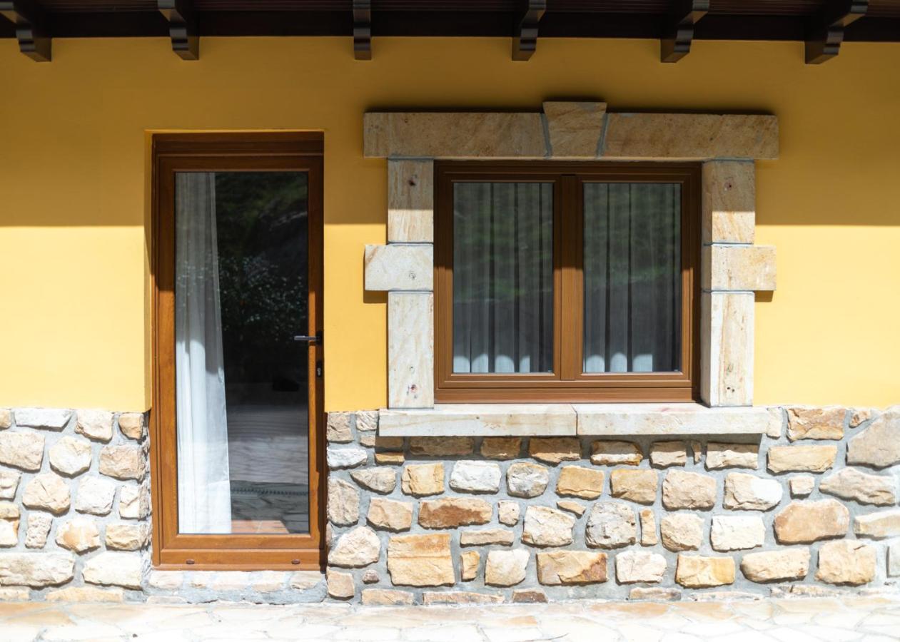 Logis Hotel Restaurante La Casa De Juansabeli 아레나스데카브랄레스 외부 사진