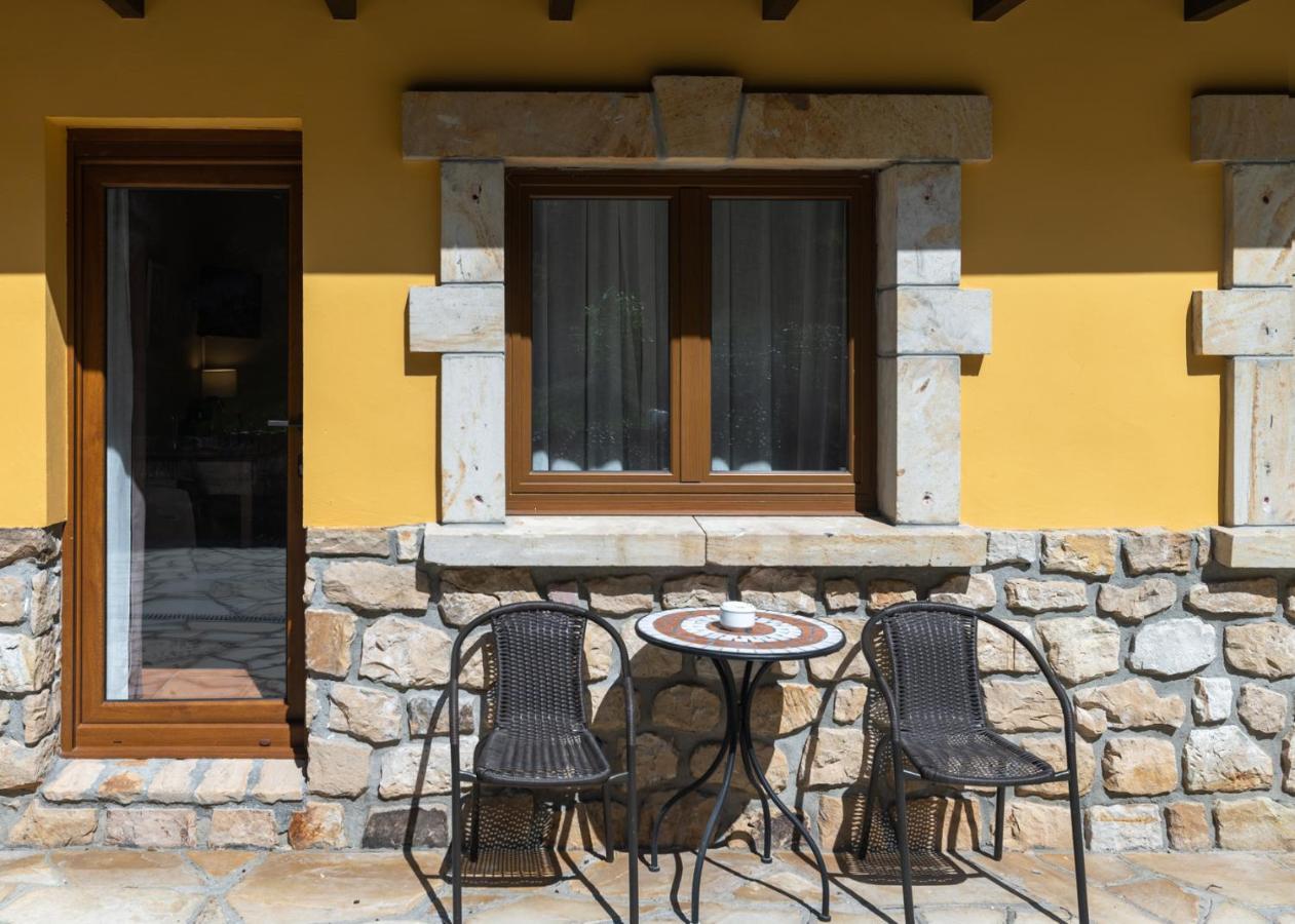 Logis Hotel Restaurante La Casa De Juansabeli 아레나스데카브랄레스 외부 사진