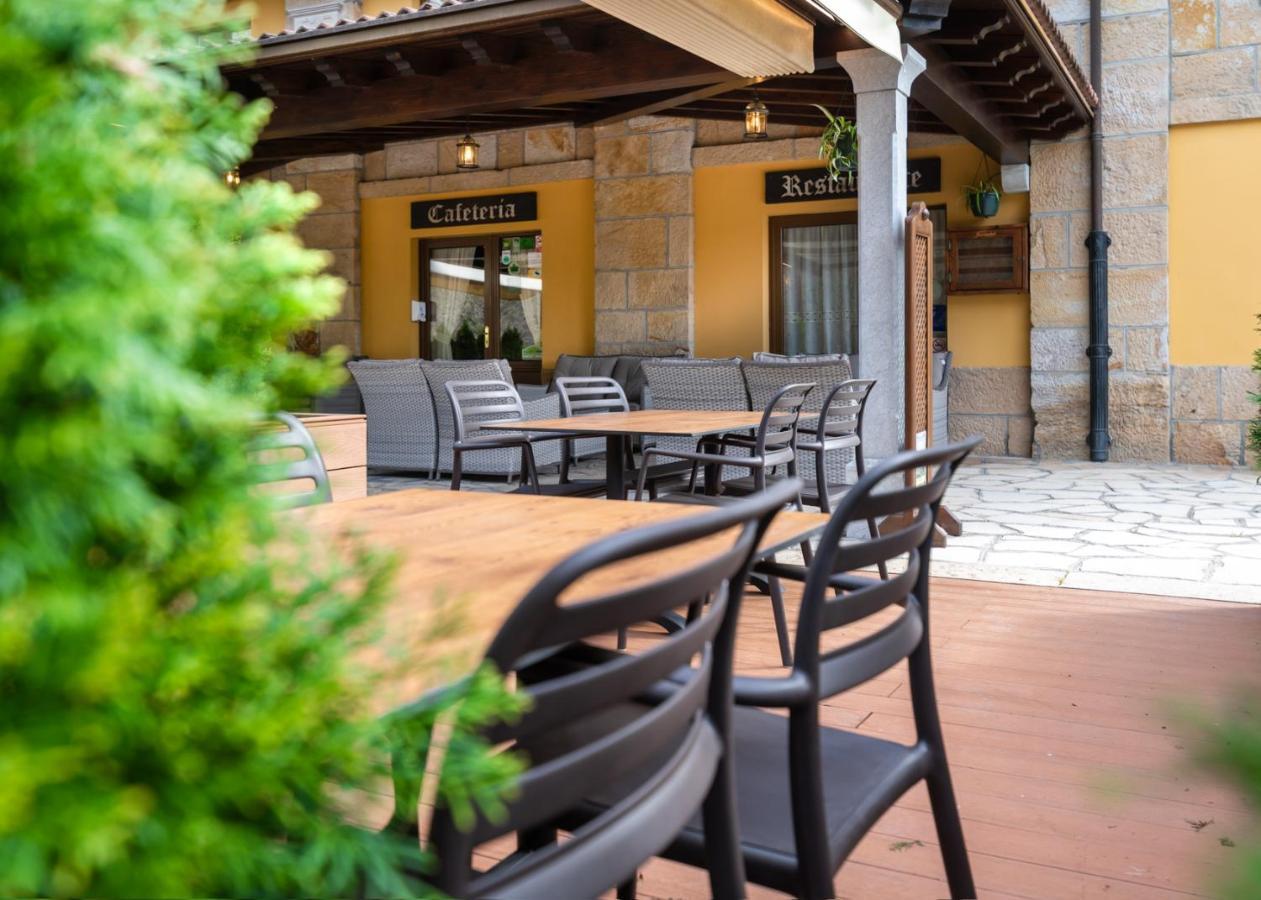 Logis Hotel Restaurante La Casa De Juansabeli 아레나스데카브랄레스 외부 사진